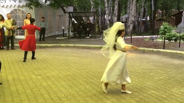 Гошгар (14 лет) и Вика (10 лет) - Картули (постановка - Лазариашвили Георгий) смотреть онлайн