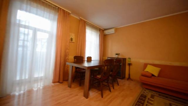 Квартира посуточно Киев: Видеообзор просторной квартиры в историческом центре ✔️ Безопасная аренда смотреть онлайн