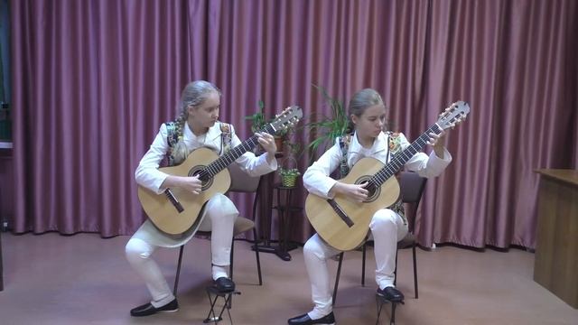 Дуэт гитар Березины Наталья и Мария. В. Ерзунов Быстрый танец