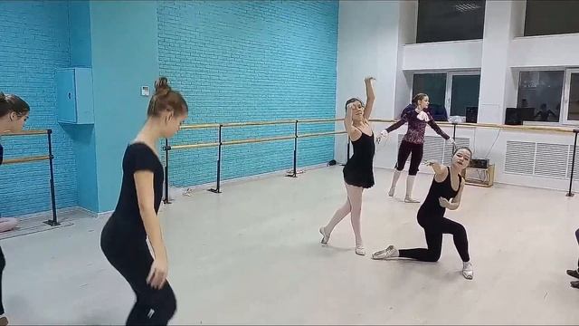 Студия классического танца Фрески. Па де катр - репетиция. смотреть онлайн