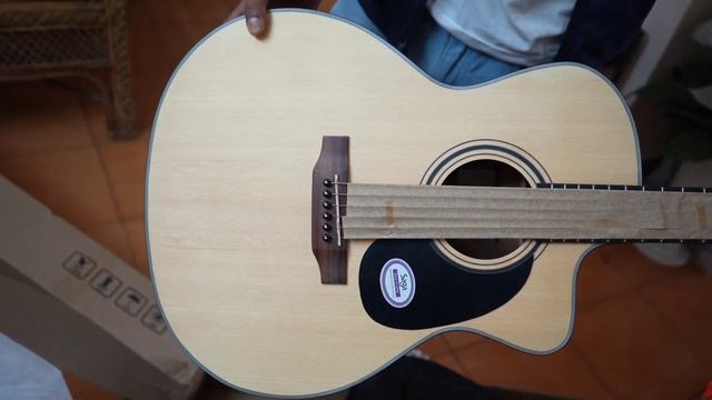Unboxing SAGA SF600GC Acoustic Guitar || Handcrafted In China