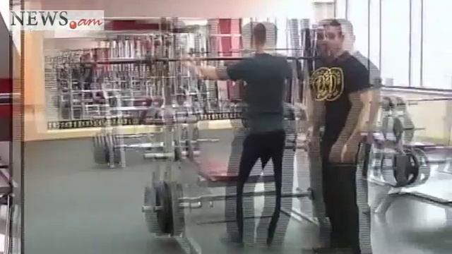 Fitness on NEWS.am Sport. 2. Приседания со штангой -Barbell Squat смотреть онлайн