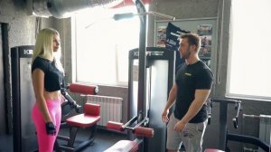 Тренировка в тренажерном зале для начинающих