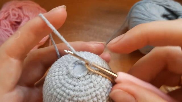 Заяц Побегаец. Игрушка связанная крючком. Часть 4. смотреть онлайн