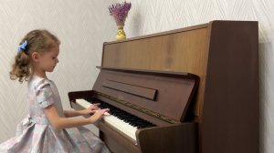 Д. Кабалевский Клоуны (исп. Капустина Екатерина, первый год обучения)