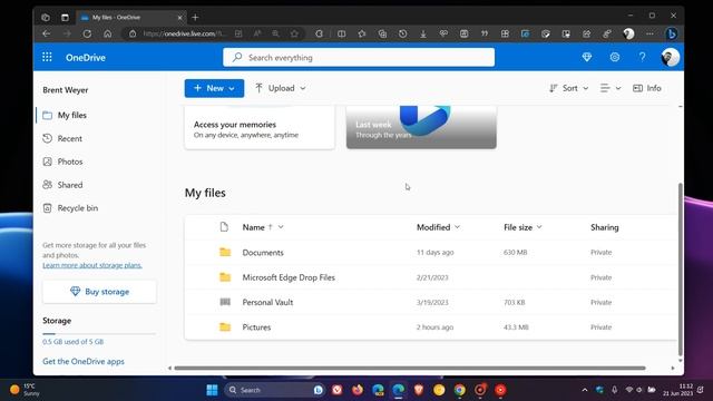 OneDrive is finally getting Colored Folders смотреть онлайн