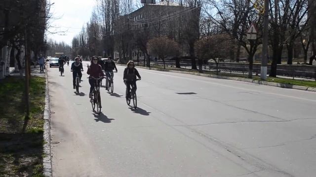 В Лисичанську відкрили велосезон 2017 смотреть онлайн