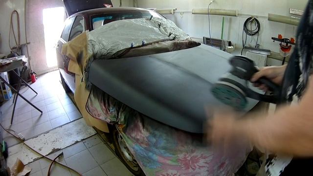 Ваз 2112. Грунтуем капот и бампер. смотреть онлайн