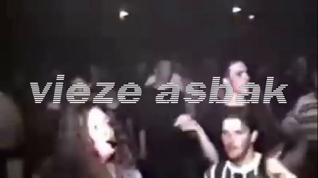 Vieze Asbak - Meet Her At The Love Parade смотреть онлайн