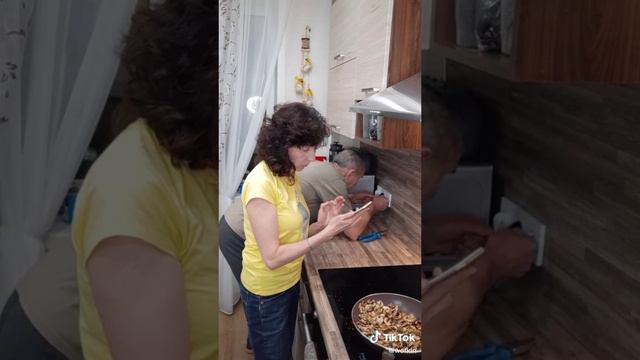 Вот так бывает😂 смотреть онлайн