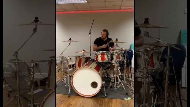 Muse - New Born (Drum Cover) смотреть онлайн