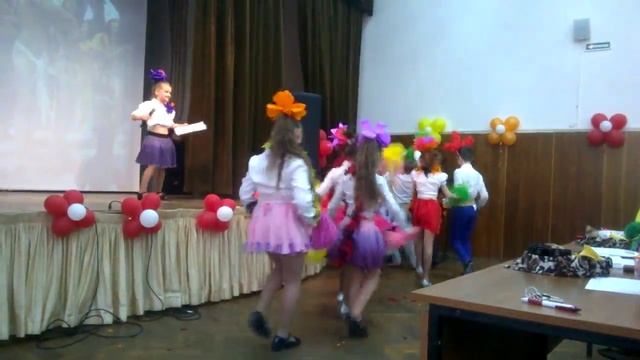 2 Б класс ( Начальный танец выступления ) смотреть онлайн