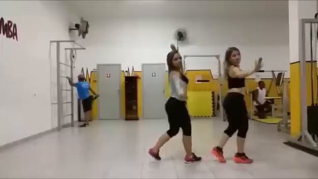 ZUMBA ZIN 56 Katia e Day Mega zin Bachata Dubstep смотреть онлайн