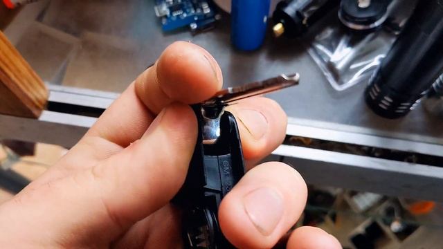 Сломался ключ автомобиля. Ремонт автомобильного ключа/брелка. Отломанный автомобильный ключ. смотреть онлайн
