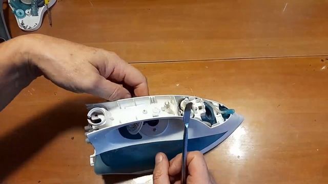 Утюг Binatone SI-4020 - Полная разборка смотреть онлайн