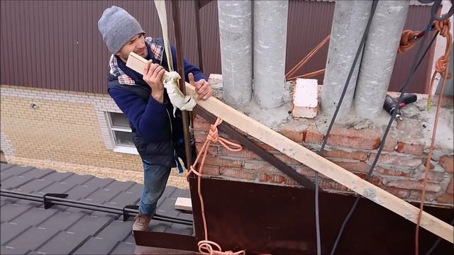 Работаем на крыше только со страховкой. Доделали её до конца! Страшно высоко. И страшно красиво! смотреть онлайн