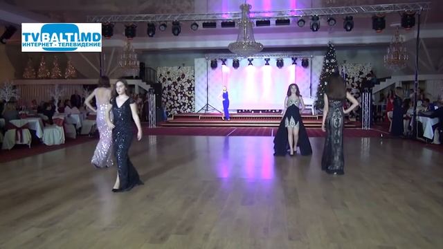 Дефиле вечерних платьев от магазина LADY 01 12 18 смотреть онлайн