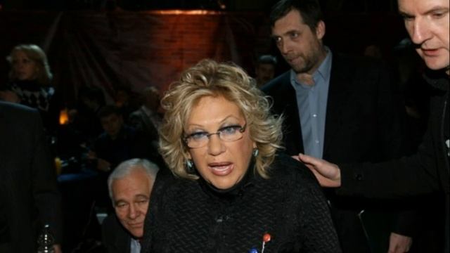 Поплавская назвала памятник Галине Волчек «глумлением» над актрисой смотреть онлайн