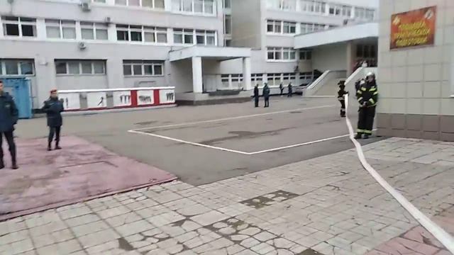 ТРЕНИРОВКА ПОЖАРНЫХ по УСТАНОВКЕ АЦ на ПГ и БОЕВОЕ РАЗВЕРТЫВАНИЕ смотреть онлайн