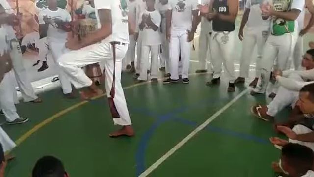 Nossa Capoeira-2 batizado e troca de corda Camela смотреть онлайн