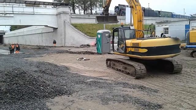 Во время ремонта на Киевскую доставили туалет смотреть онлайн