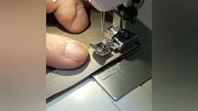 Лапки для молний Ч. 8 смотреть онлайн