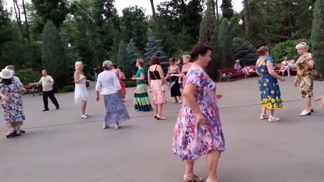 И ГРЕЕТ НАС ЛЮБОВЬ! ТАНЦЫ ХАРЬКОВ СЧАСТЛИВЫЕ МОМЕНТЫ смотреть онлайн