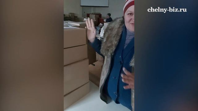 Гатин показал, как в Лисичанске раздают гумпомощь из Челнов смотреть онлайн