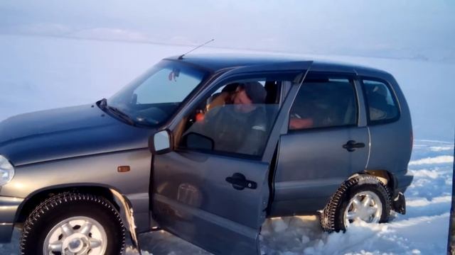 Российский вездеход на зимней рыбалке. смотреть онлайн