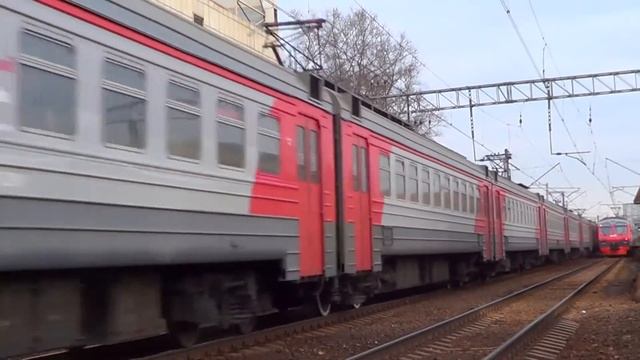 Электропоезд ЭД4М-0236 проследует платформу Текстильщики! смотреть онлайн