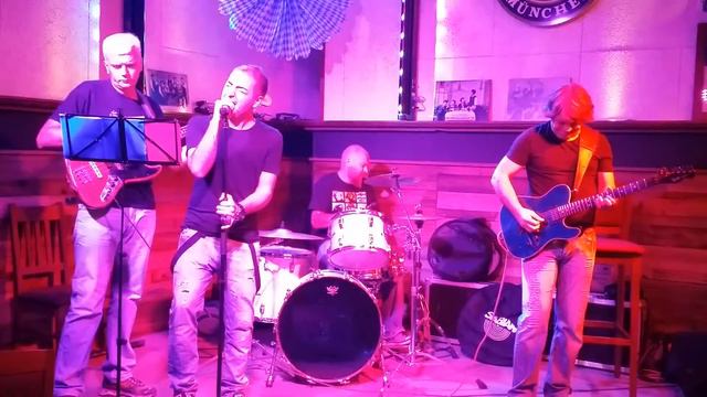 Beka. in Paulaner 25.09.2015 part 3 смотреть онлайн