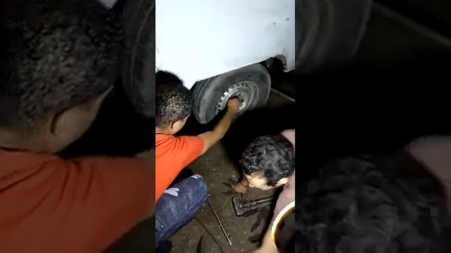 تغير تيل فرامل واذي تكتشف المشكله قبل ما تعطل منك смотреть онлайн