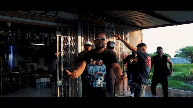 Tlamile Le Gym'e Remix [Feat. GOBI BEAST & HUGE DA ORACLE] смотреть онлайн