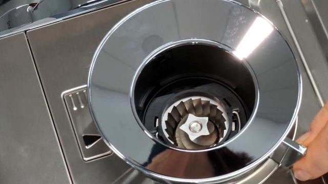 La Specialista Prestigio | Grinder cleaning & maintenance смотреть онлайн