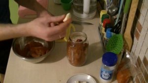 Грудинка в духовке в банке.