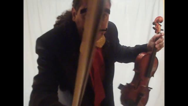 O Violinista Atrapalhado - The Bumbling Violinist смотреть онлайн