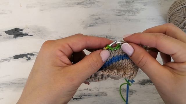 Красивый узор с цветочками спицами для вязания свитеров, шапок, платьев смотреть онлайн