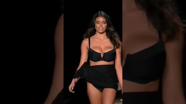 Как выглядит самый красивый купальник 2022!!? #fashion #shorts смотреть онлайн