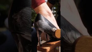 ПОТРЯСАЮЩАЯ ЧИСТКА ОБУВИ НА УЛИЦЕ