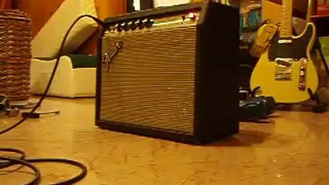 Vintage Fender Vibro Champ 1978 Silverface смотреть онлайн