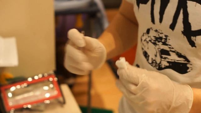 Соне и Саше прокалывают ушки смотреть онлайн