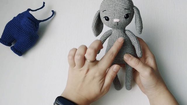 обзор вязаного зайца Оливера. Амигуруми смотреть онлайн