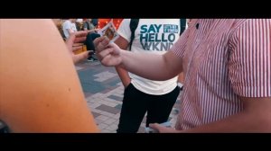 УДИВИЛ ТОЛПУ на УЛИЦЕ показав ФОКУСЫ С КАРТАМИ