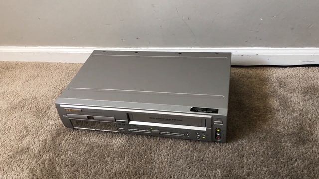 Emerson EWD2202 DVD VHS VCR Combo Compact Disc CD Player смотреть онлайн