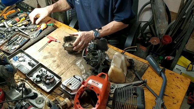 Ремонт бензокосы "Sparta 25 Oleo Mac" смотреть онлайн