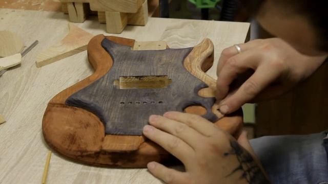 Детская гитара своими руками | Building guitar kids смотреть онлайн