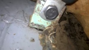 МИРовой влог: Установка задних ремней безопасности на  волгу 31105