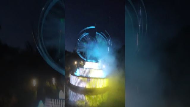 Фонтан с подсветкой город Евпатория в парке имени Фрунзе смотреть онлайн