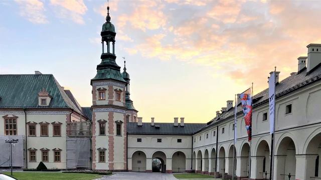 #castlesquare#kielce#poland#secession#episcopalpalace#korg#electribe#iPhone# смотреть онлайн