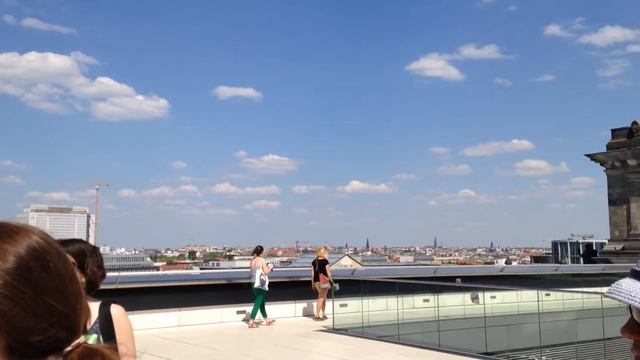 Berlin/Берлин, на крыше Рейхстага, панорама города и купол смотреть онлайн